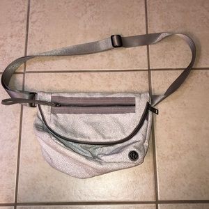 Lululemon festival bag